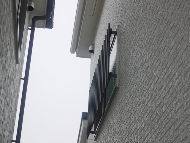 窓の防犯対策工事　面格子取付施工事例　名古屋市港区